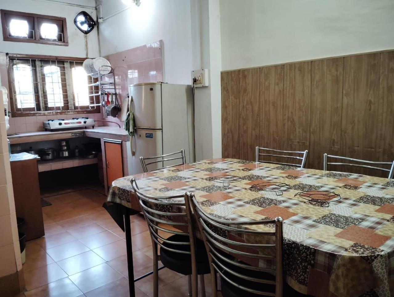 Amazing Homestay Ґувахаті Екстер'єр фото