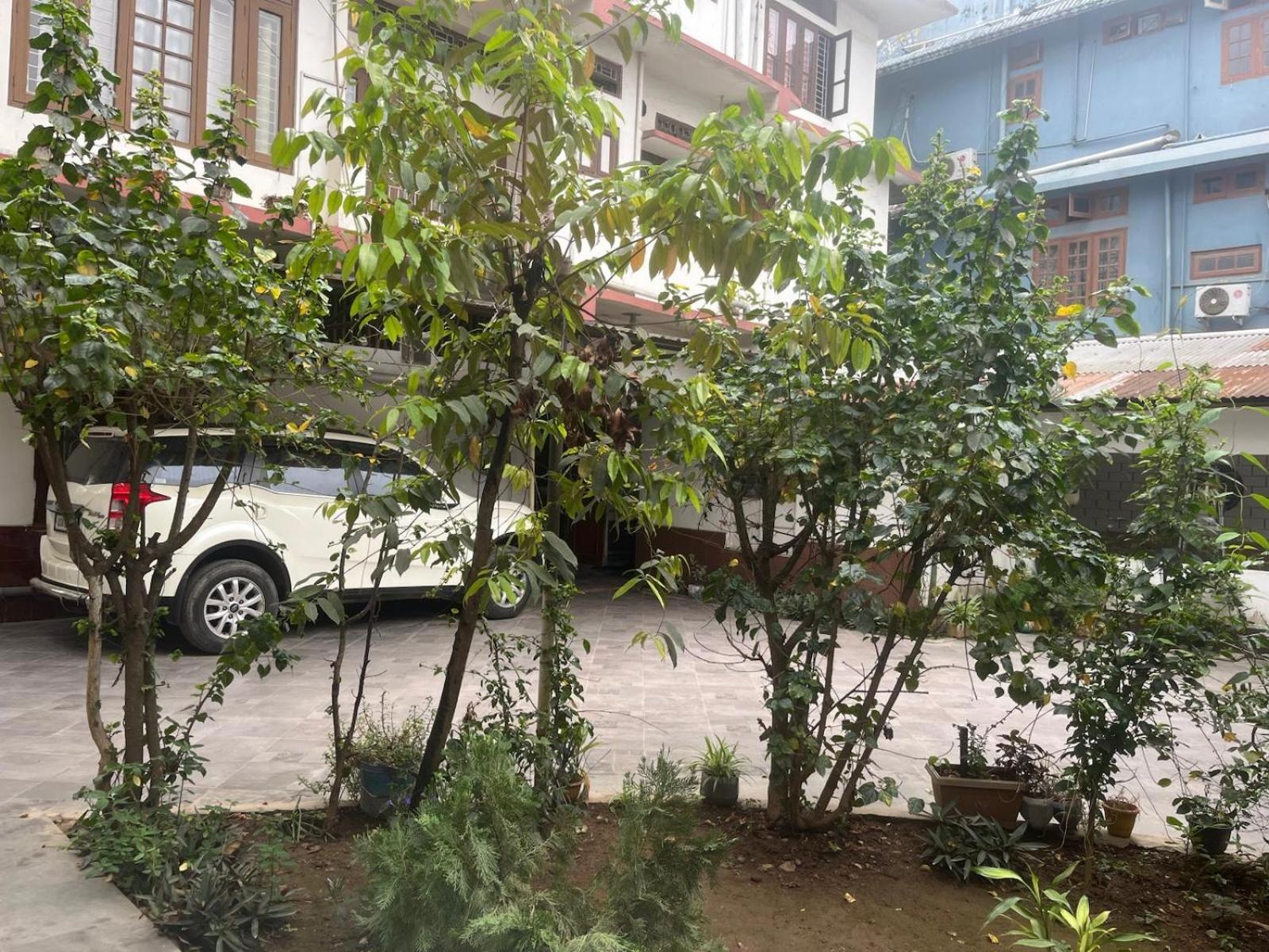 Amazing Homestay Ґувахаті Екстер'єр фото
