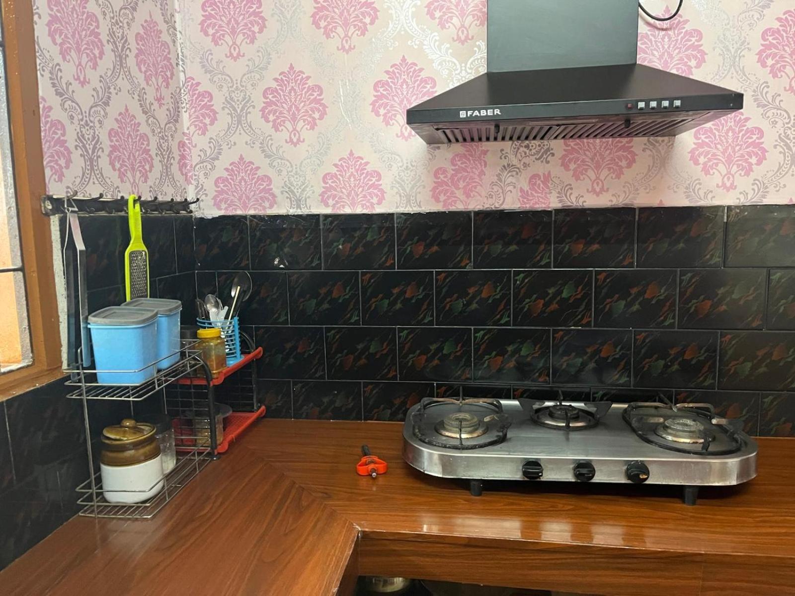 Amazing Homestay Ґувахаті Екстер'єр фото