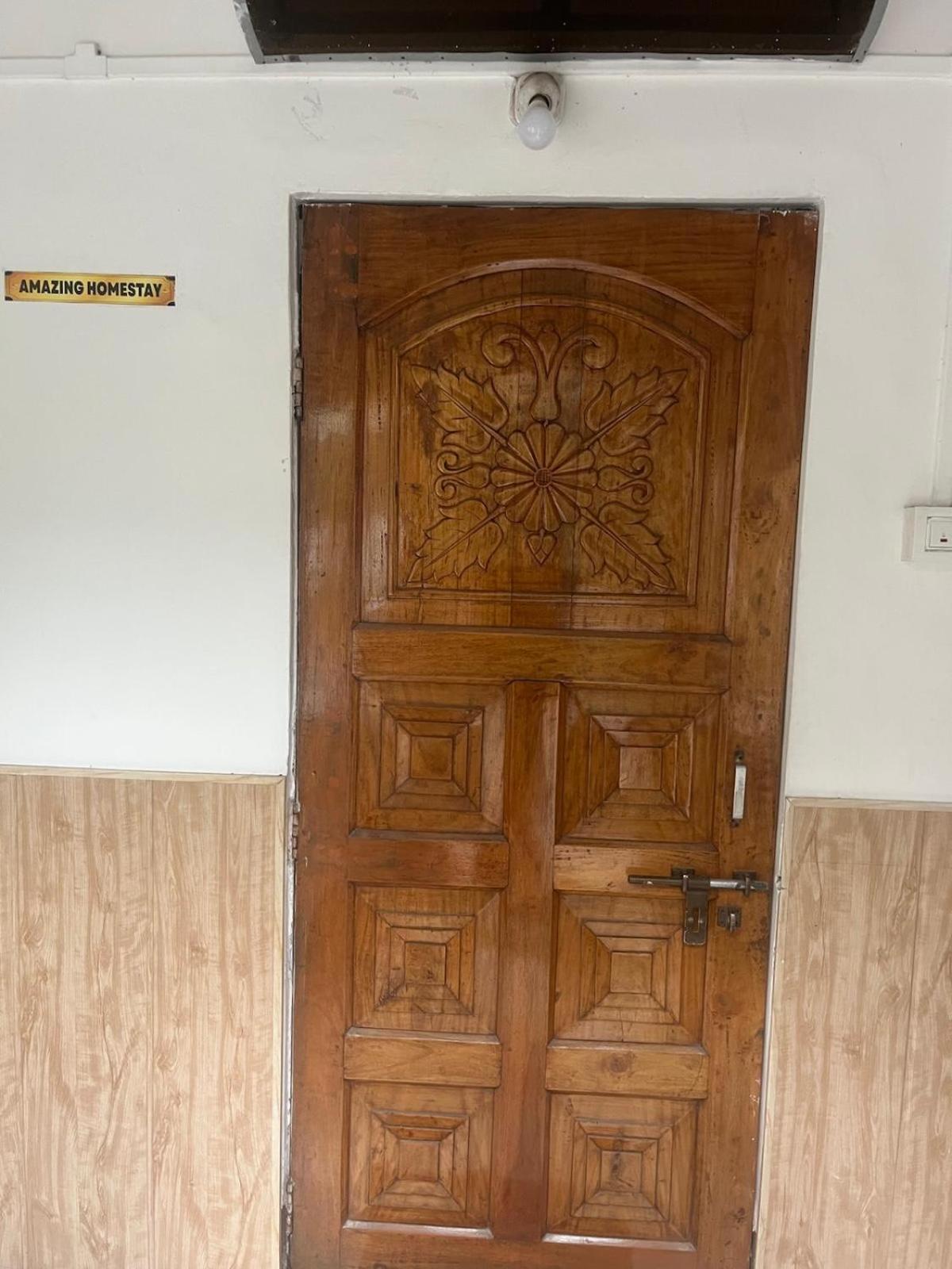 Amazing Homestay Ґувахаті Екстер'єр фото