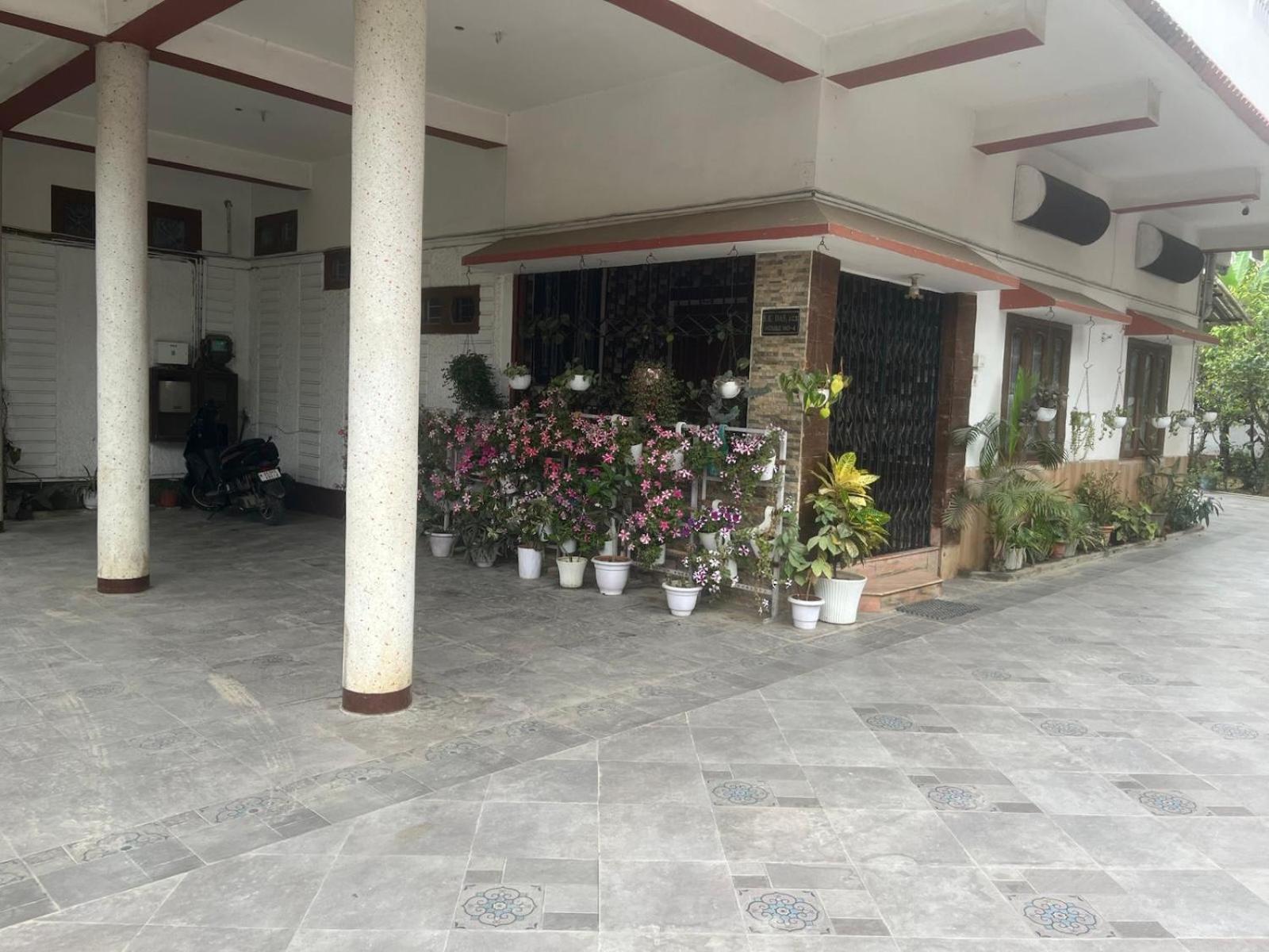 Amazing Homestay Ґувахаті Екстер'єр фото
