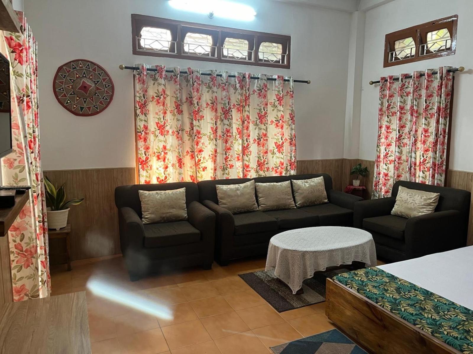 Amazing Homestay Ґувахаті Екстер'єр фото