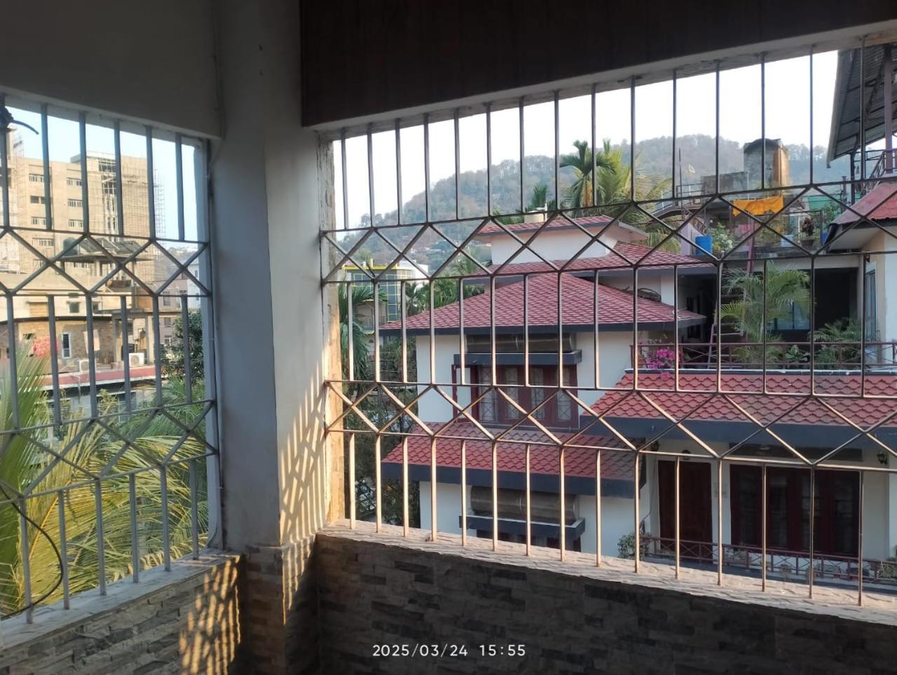 Amazing Homestay Ґувахаті Екстер'єр фото